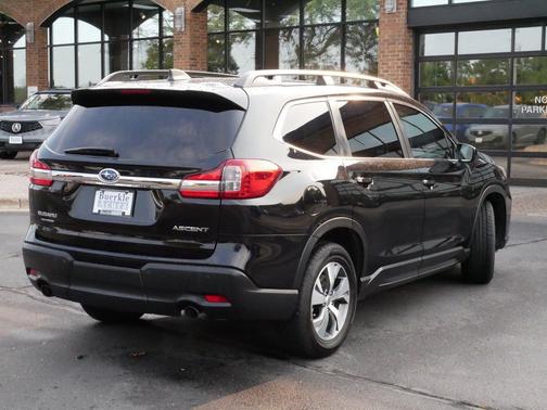 Crystal Black Silica 2022 Subaru Ascent Premium 8-Passenger