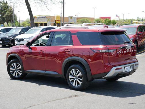 Scarlet Ember 2024 Nissan Pathfinder SL 4WD