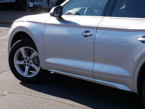 Florett Silver Metallic 2023 Audi Q5 40 Premium