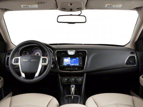 2013 Chrysler 200 Touring