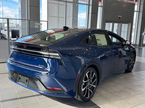 08q4 2026 Toyota Prius Plug-In Hybrid XSE Premium