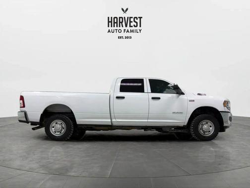 2022 RAM 2500 Tradesman Crew Cab 4x4 8' Box