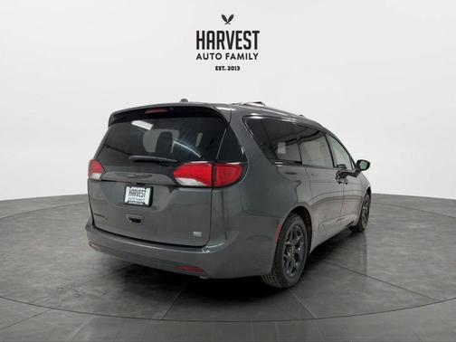2018 Chrysler Pacifica Touring-L Plus