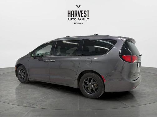 2018 Chrysler Pacifica Touring-L Plus