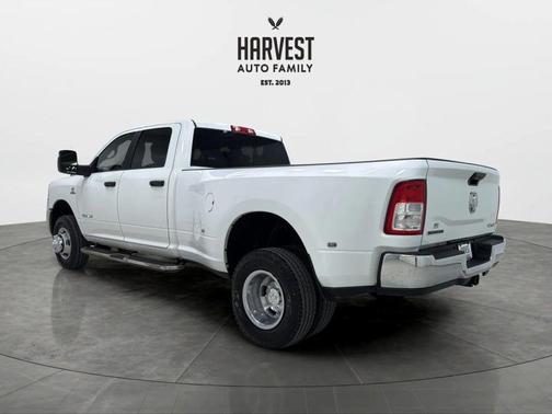 2024 RAM 3500 Big Horn Crew Cab 4x4 8' Box