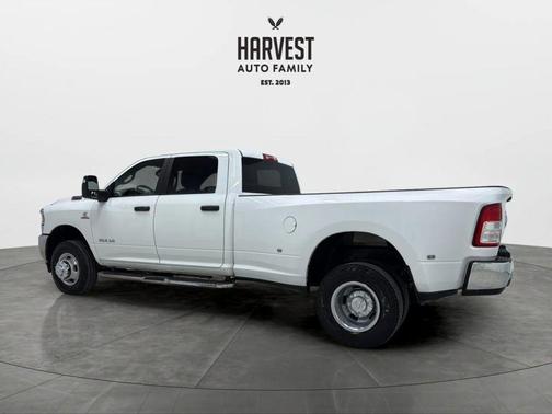 2024 RAM 3500 Big Horn Crew Cab 4x4 8' Box
