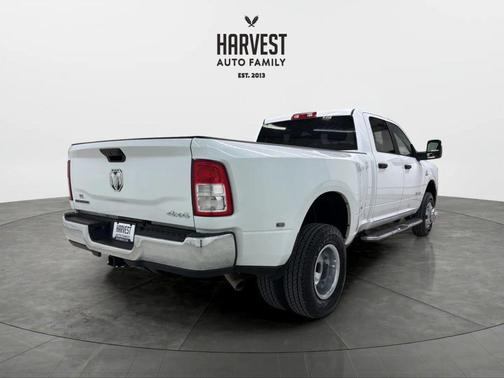 2024 RAM 3500 Big Horn Crew Cab 4x4 8' Box