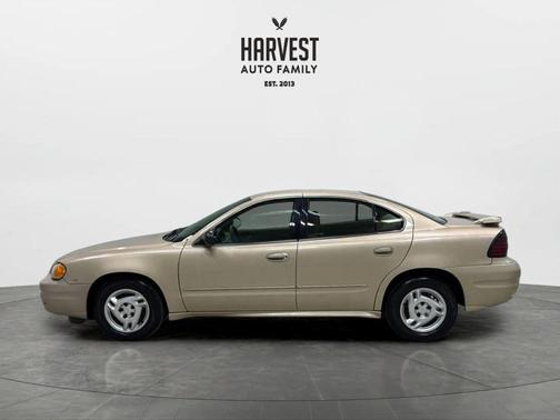 Tan 2005 Pontiac Grand Am SE