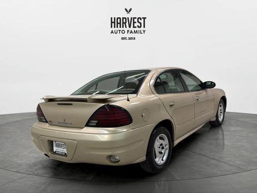 Tan 2005 Pontiac Grand Am SE