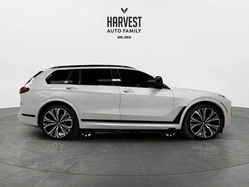 2024 BMW X7 M60i