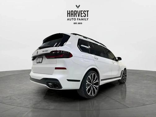 2024 BMW X7 M60i