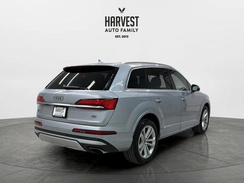 Satellite Silver Metallic 2025 Audi Q7 55 Premium Plus