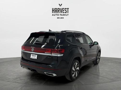 Deep Black Pearl 2026 Volkswagen Atlas 2.0T SE w/Technology 4MOTION