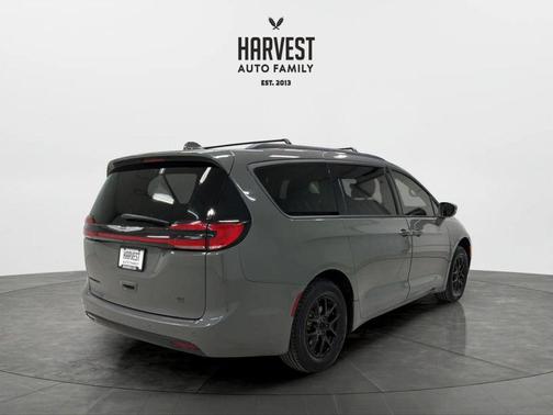Gray 2021 Chrysler Pacifica Touring L