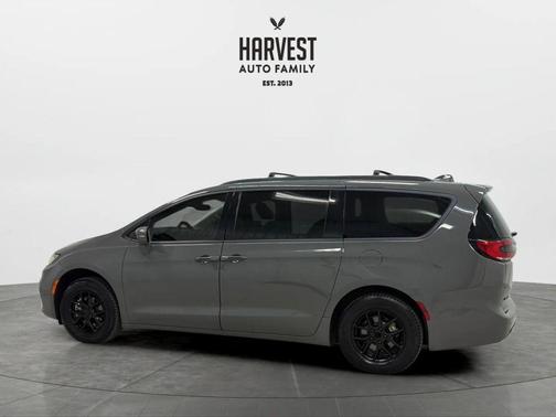 Gray 2021 Chrysler Pacifica Touring L