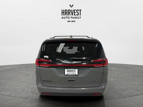 Gray 2021 Chrysler Pacifica Touring L