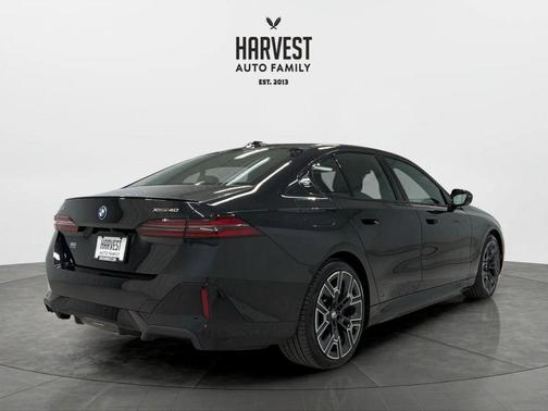 Black Sapphire Metallic 2026 BMW i5 xDrive40