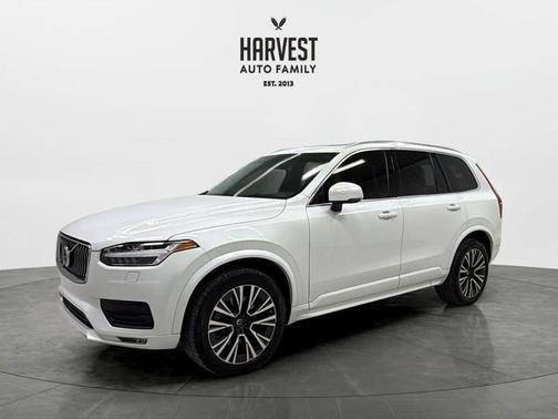Crystal White Metallic 2021 Volvo XC90 T6 Momentum