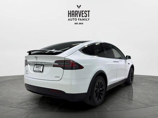 Pearl White Multi-Coat 2019 Tesla Model X 100D