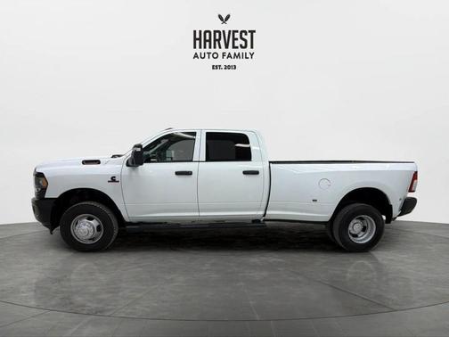 2023 RAM 3500 Tradesman Crew Cab 4x4 8' Box