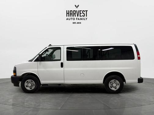 Summit White 2018 Chevrolet Express 2500 Work Van