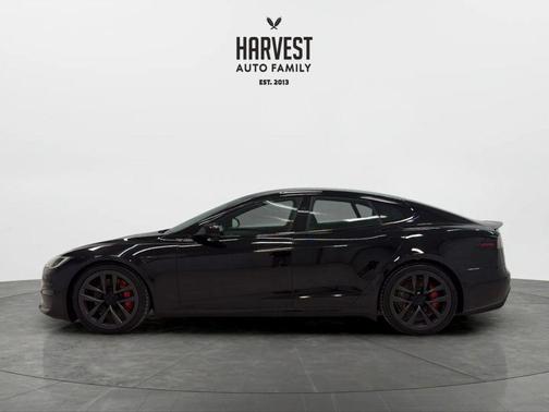 Solid Black 2023 Tesla Model S Plaid