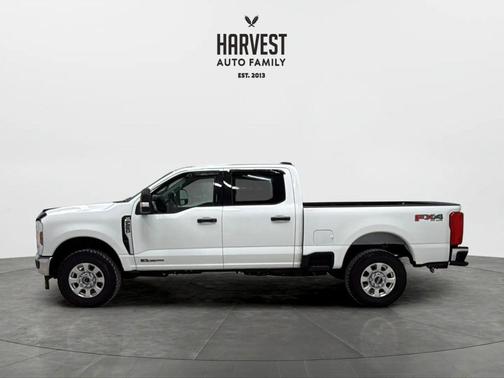 Oxford White 2024 Ford F-250 XLT
