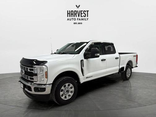 Oxford White 2024 Ford F-250 XLT
