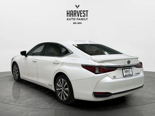 2021 Lexus ES 300h Base