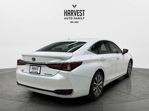 2021 Lexus ES 300h Base