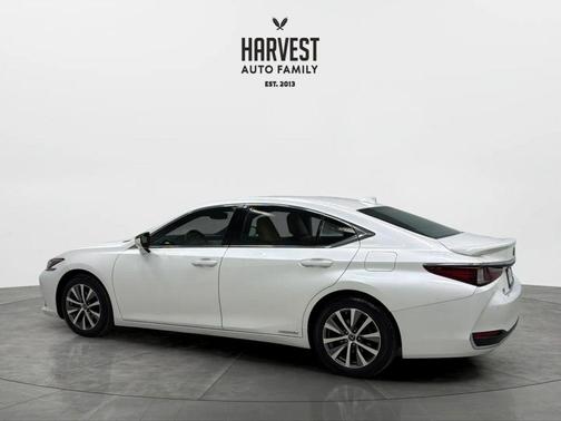 2021 Lexus ES 300h Base