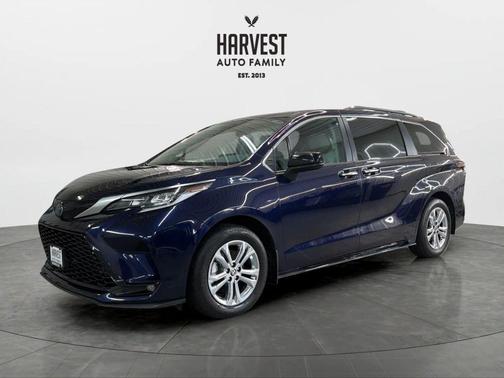 2022 Toyota Sienna XSE 7 Passenger