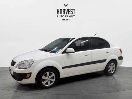 White 2009 Kia Rio LX