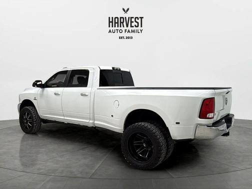 Bright White Clearcoat 2017 RAM 3500 Big Horn Crew Cab 4x4 8' Box