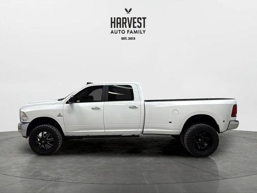 Bright White Clearcoat 2017 RAM 3500 Big Horn Crew Cab 4x4 8' Box