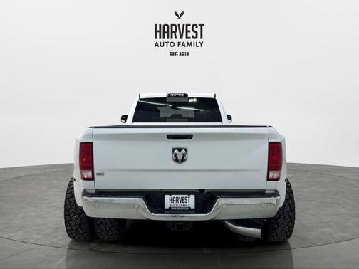 Bright White Clearcoat 2017 RAM 3500 Big Horn Crew Cab 4x4 8' Box