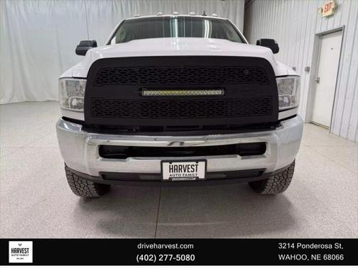 2018 RAM 3500 SLT Crew Cab 4x4 8' Box