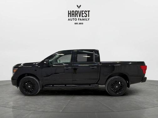 Magnetic Black 2018 Nissan Titan SL
