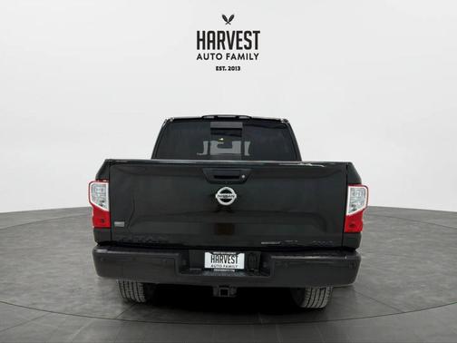Magnetic Black 2018 Nissan Titan SL