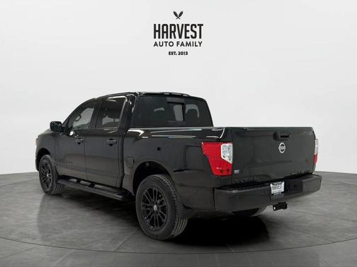Magnetic Black 2018 Nissan Titan SL