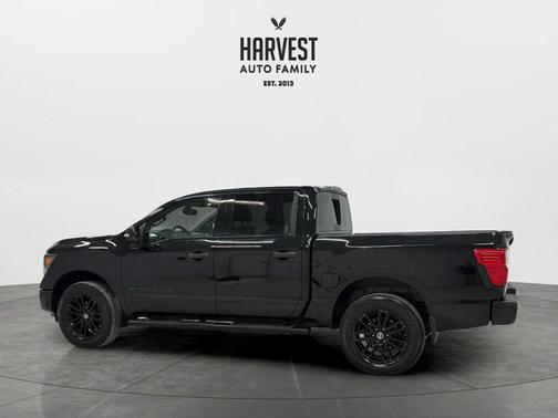 Magnetic Black 2018 Nissan Titan SL