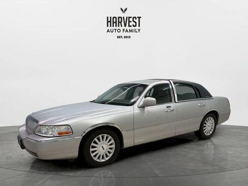 SIlver Birch Metallic 2004 Lincoln Town Car Ultimate
