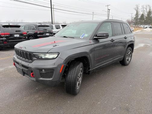 2022 Jeep Grand Cherokee Trailhawk