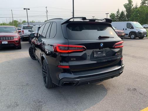 2022 BMW X5 M50i