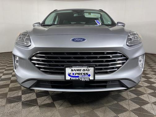 2022 Ford Escape PHEV Titanium