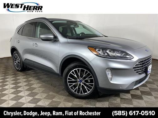 2022 Ford Escape PHEV Titanium