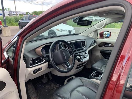 2018 Chrysler Pacifica Touring-L