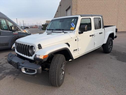2025 Jeep Gladiator Sport