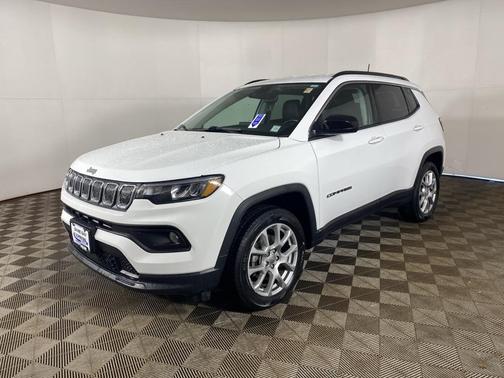2022 Jeep Compass Latitude Lux