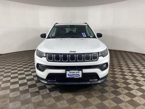 2022 Jeep Compass Latitude Lux